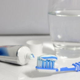 Les dentifrices : attention à leur composition